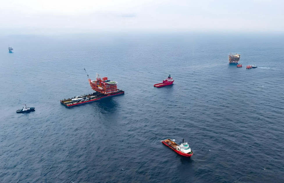 北部湾海上油井平台